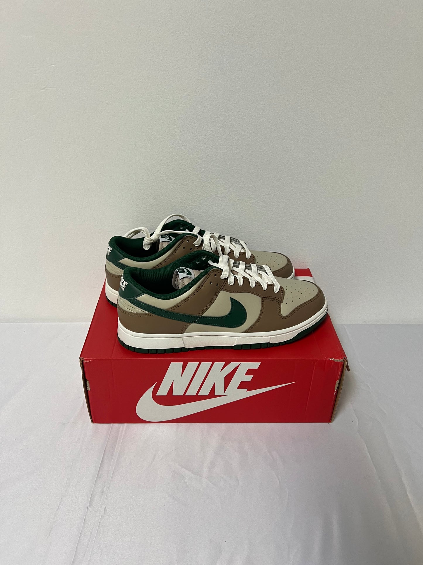 New Nike Dunk Low Retro Men’s Size 10 11.5 WMNS