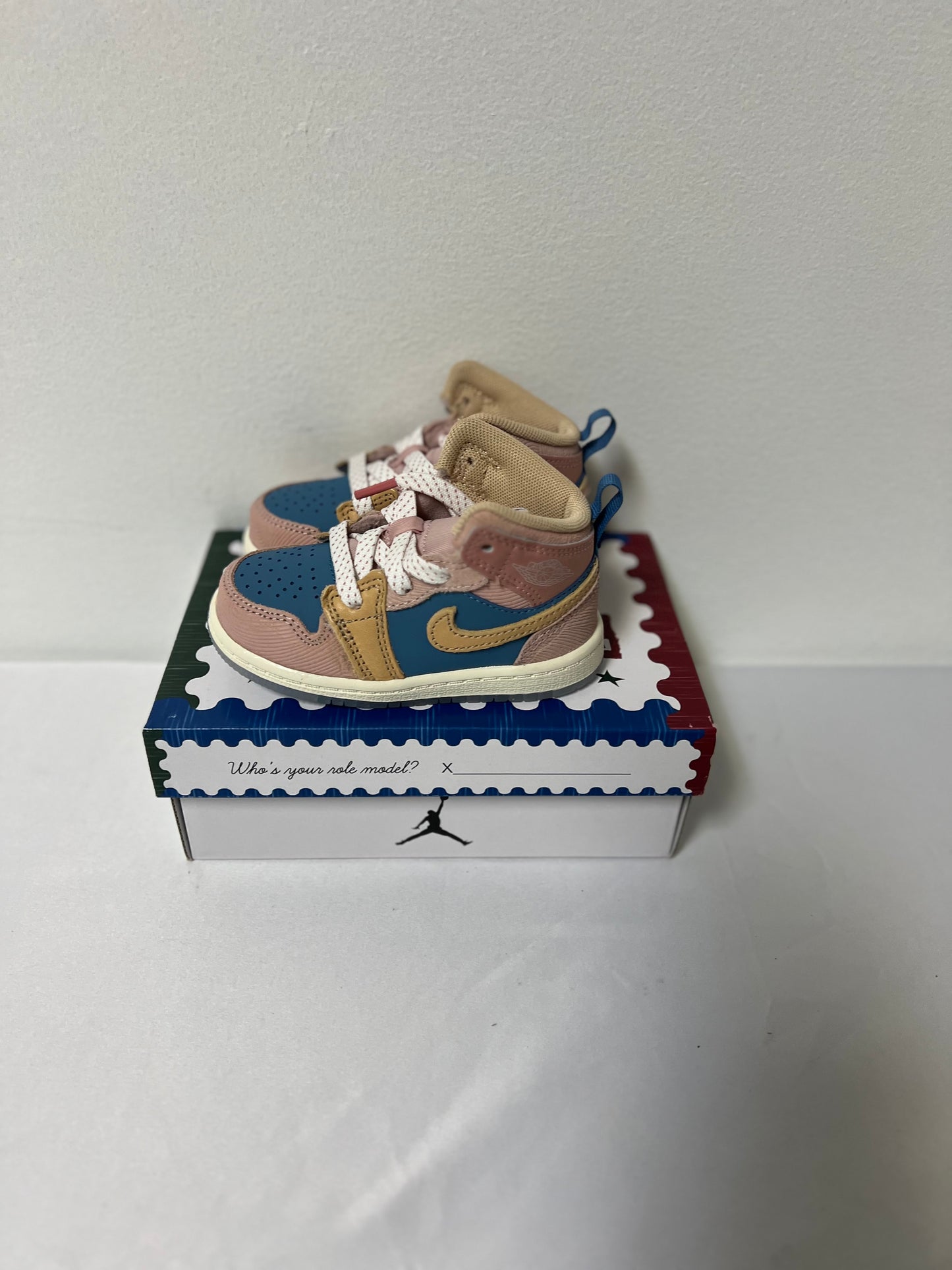 New Jordan 1 Size 6C