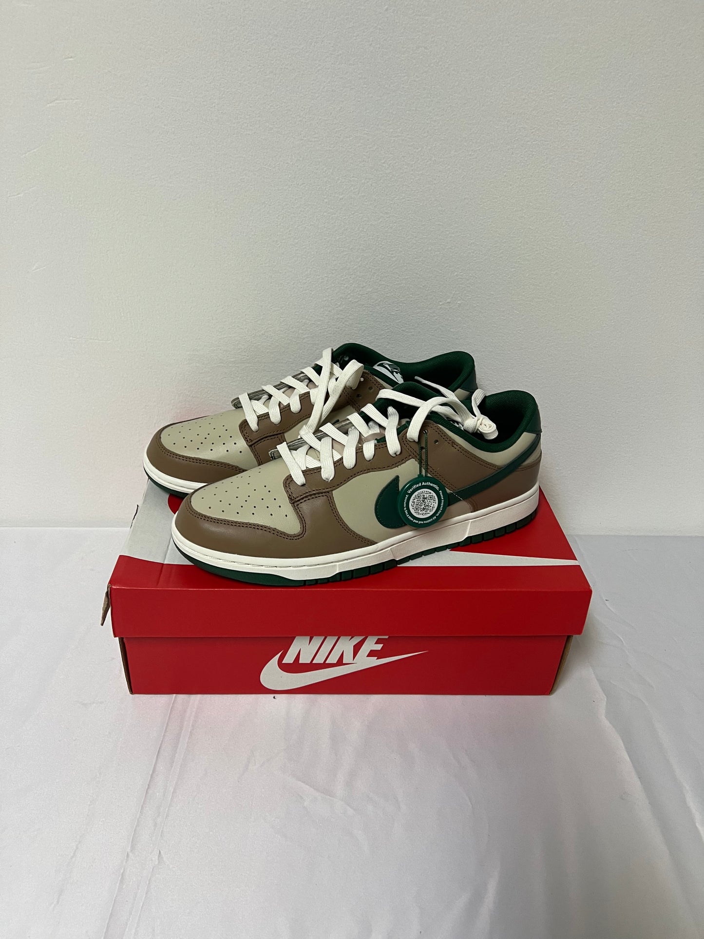 New Nike Dunk Low Retro Men’s Size 10 11.5 WMNS
