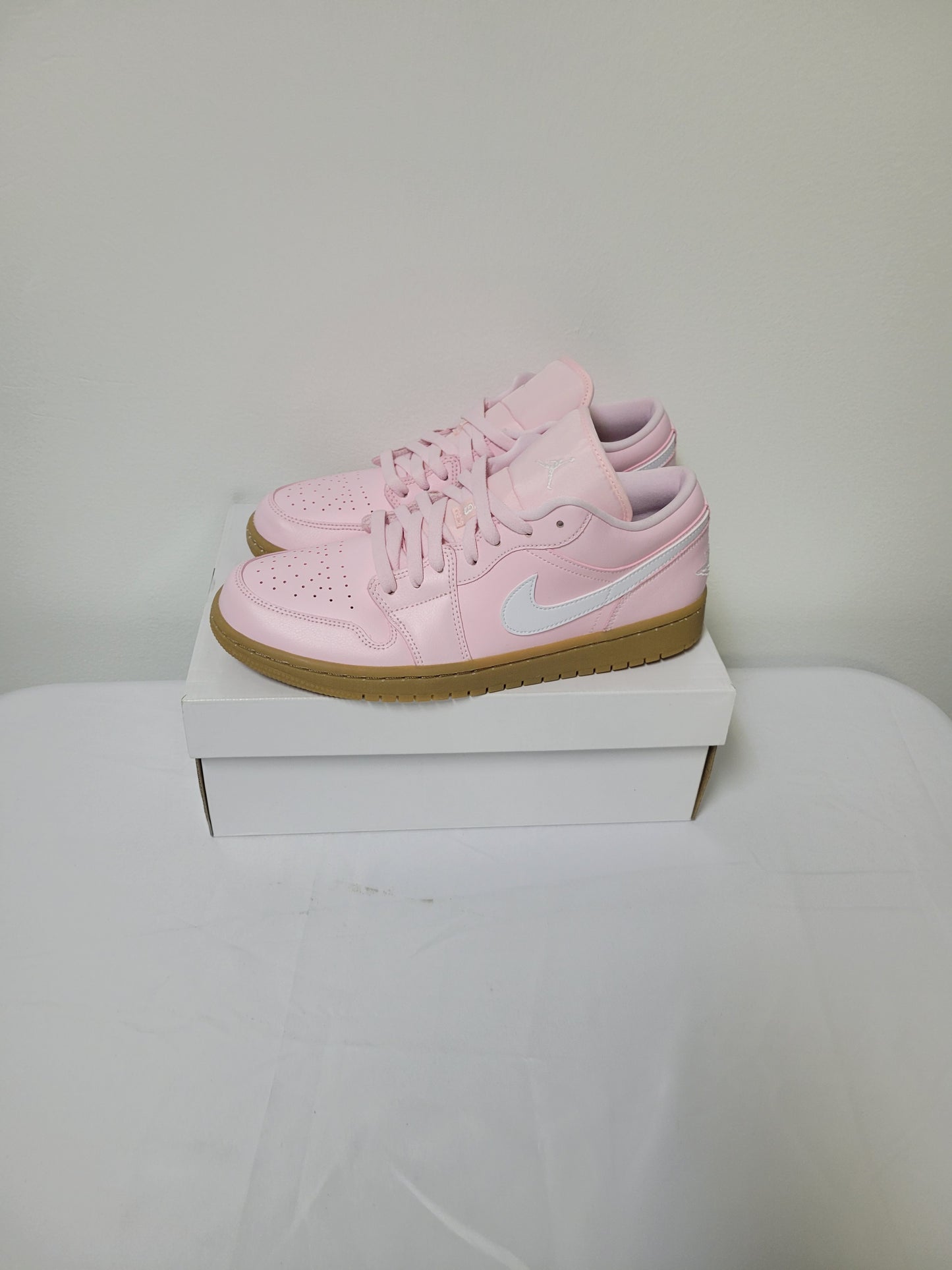 WOMENS Air 1 Jordan Low Size 12/ 10.5 Mens