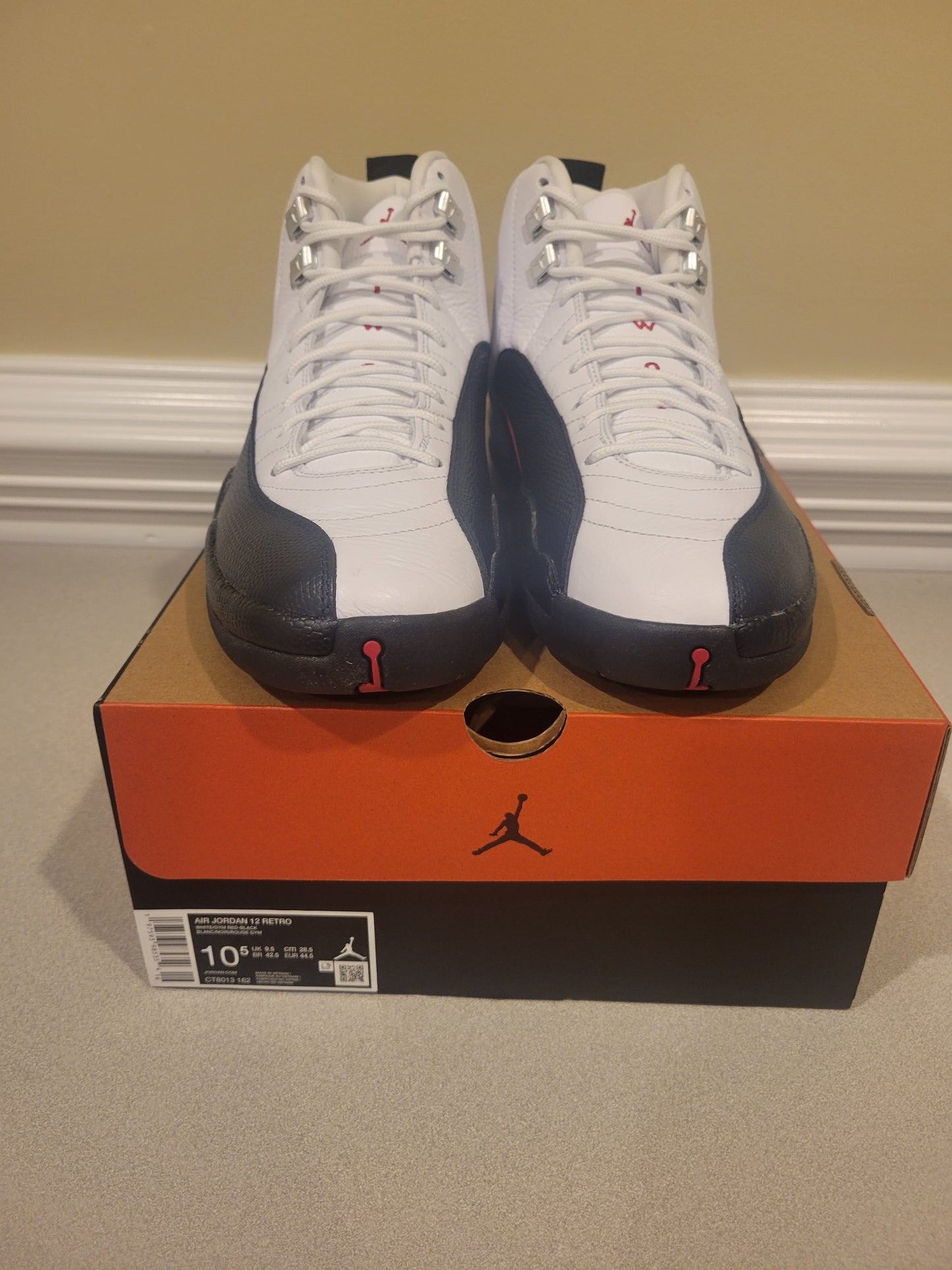 New Air Jordan 12 Retro Size 10.5 (Taxi)