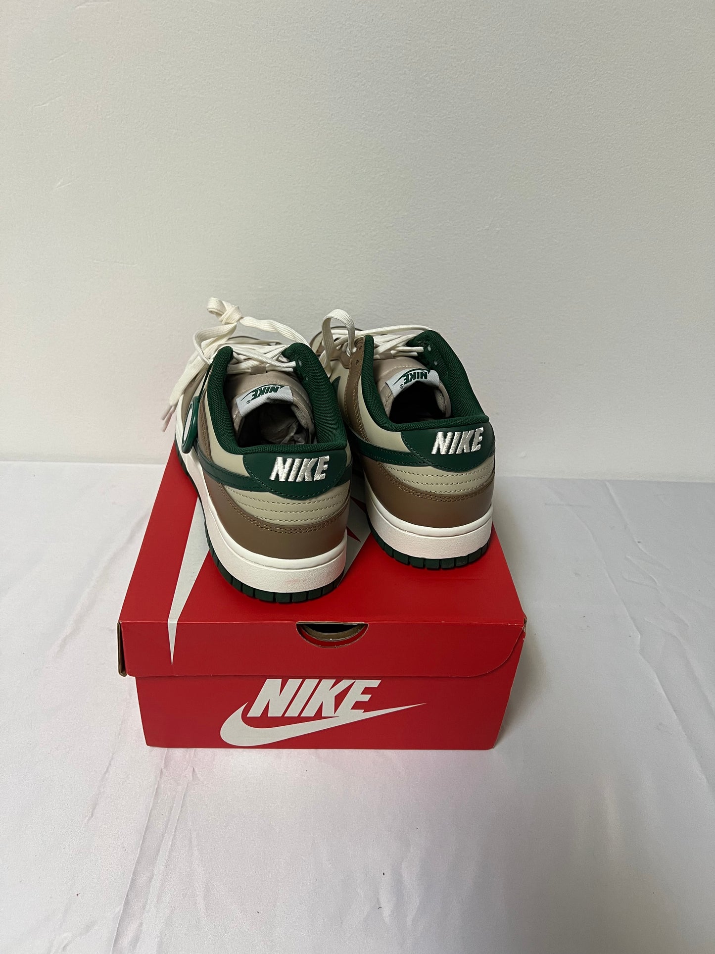 New Nike Dunk Low Retro Men’s Size 10 11.5 WMNS