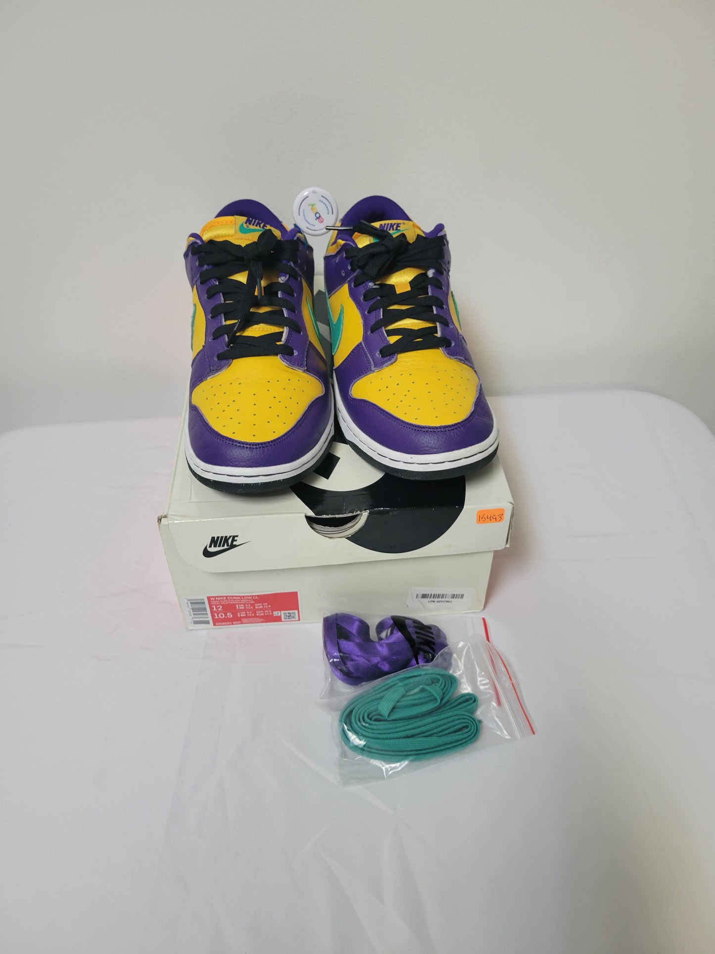 Pre Own Womens Nike Dunk Low LL