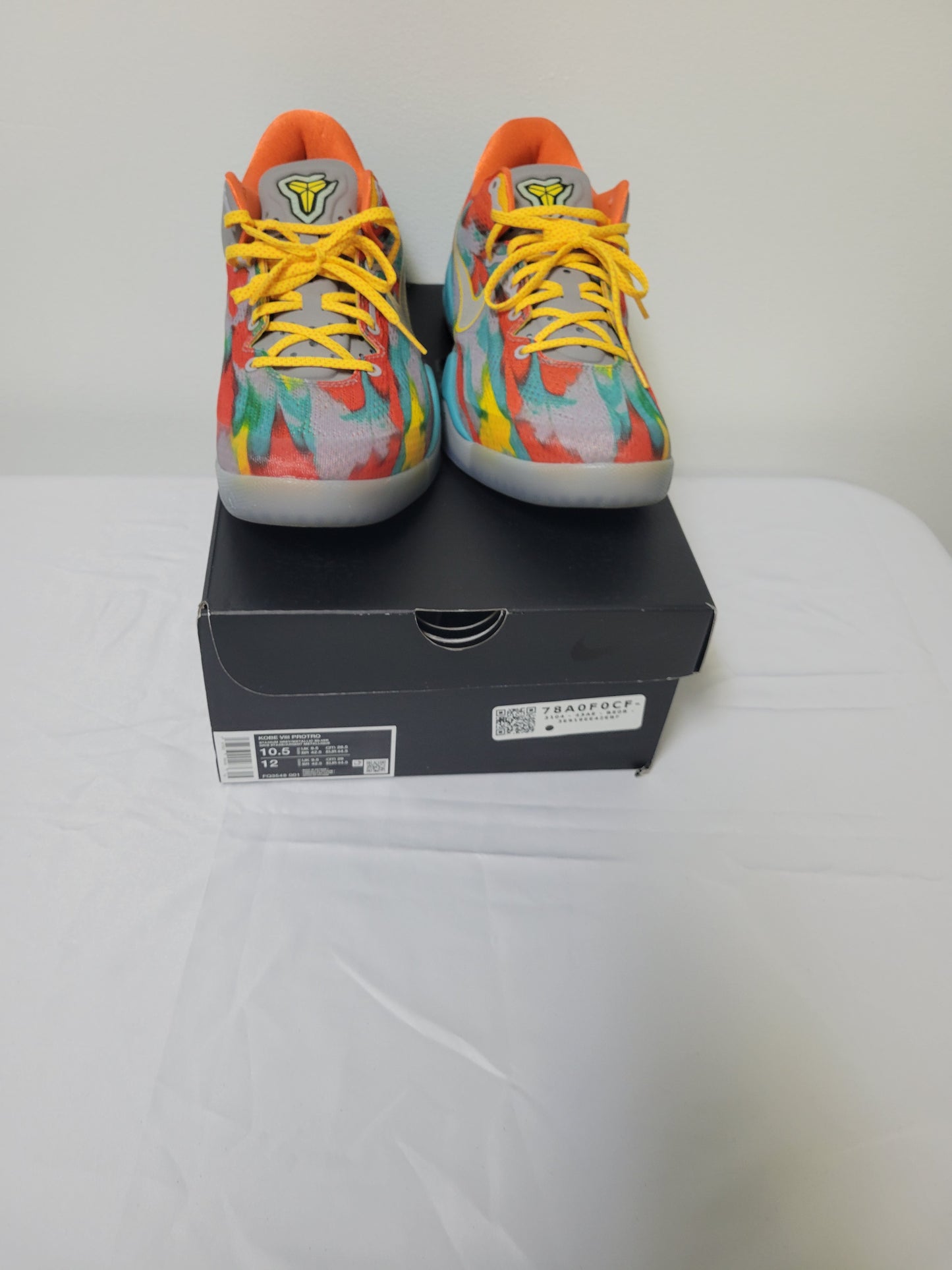 Kobe V111 Proteo (Venice Beach) Size 10.5 Mens/ 12 Women's