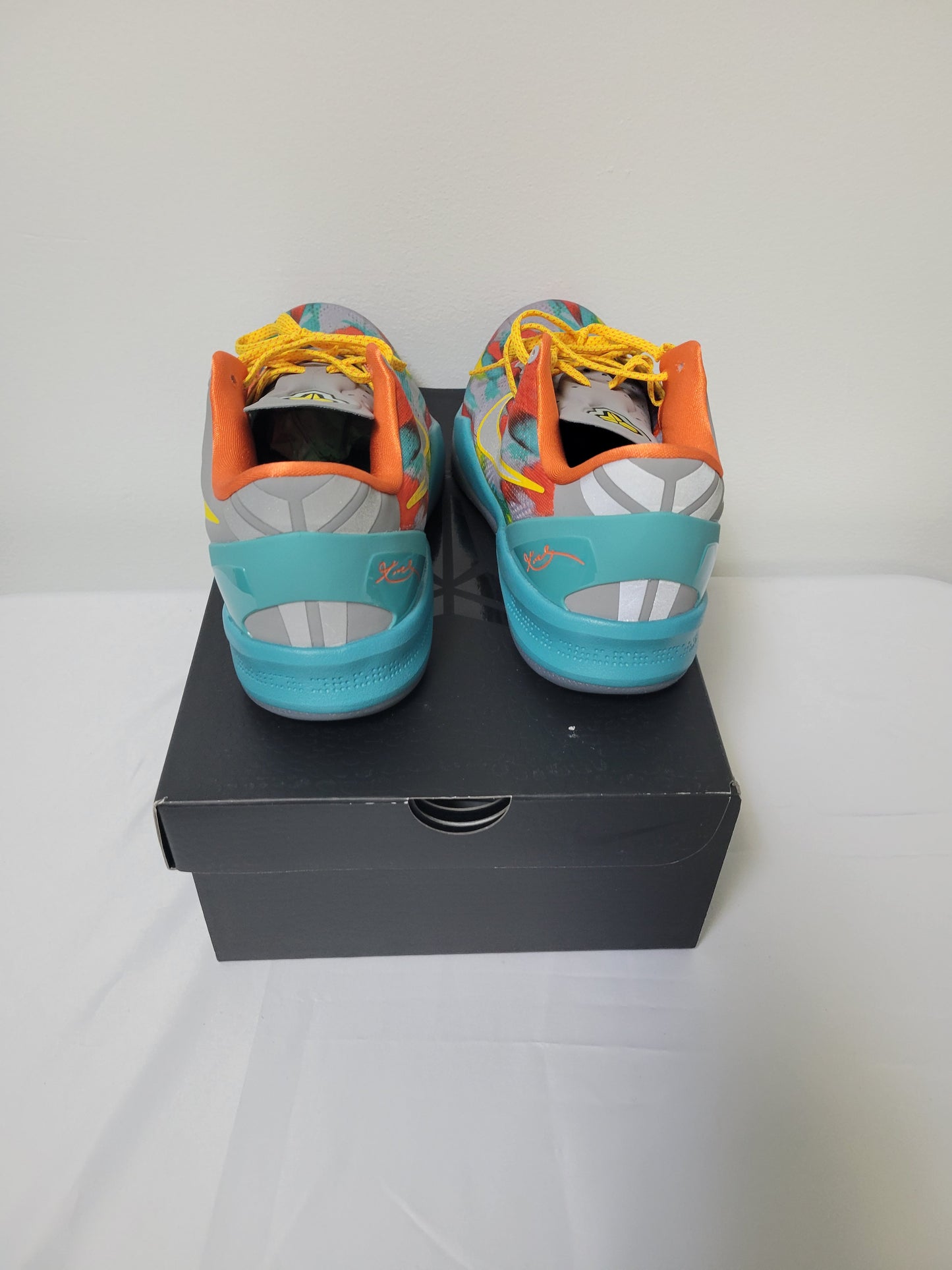 Kobe V111 Proteo (Venice Beach) Size 10.5 Mens/ 12 Women's