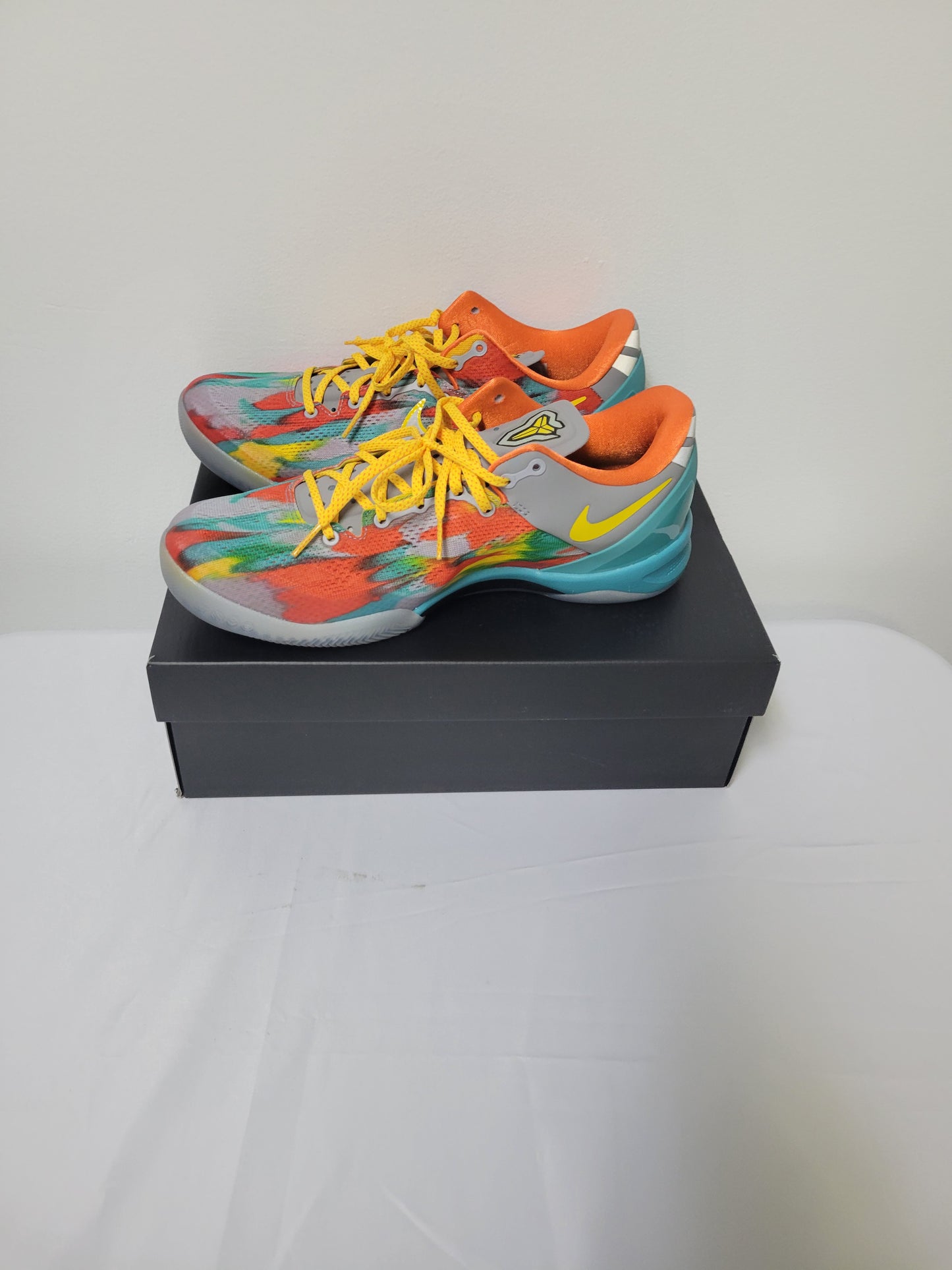 Kobe V111 Proteo (Venice Beach) Size 10.5 Mens/ 12 Women's