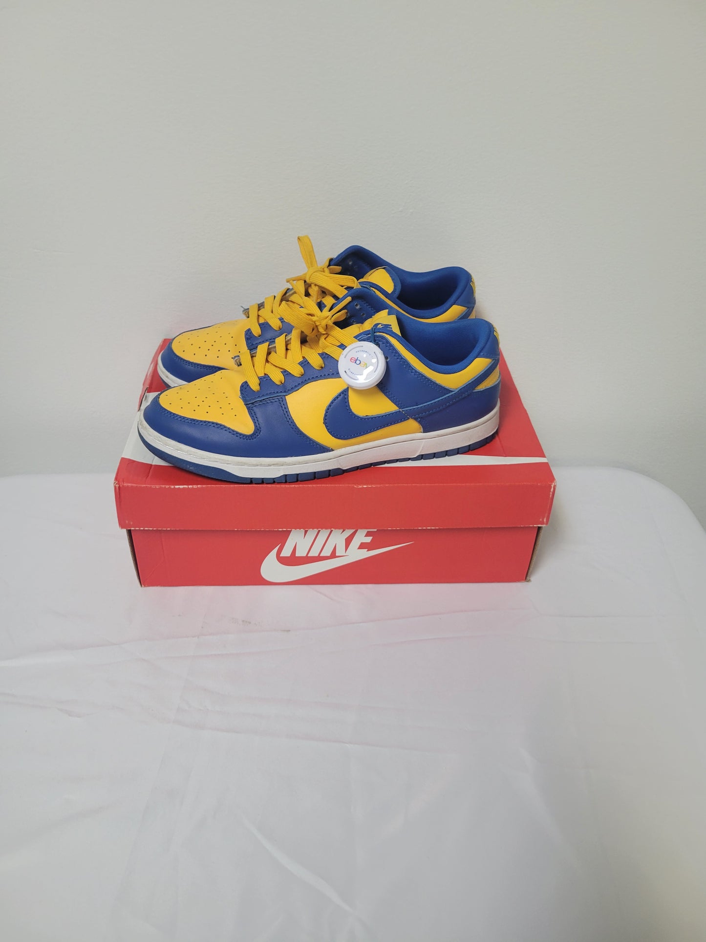 Nike Dunk Low Retro Size 10 UCLA