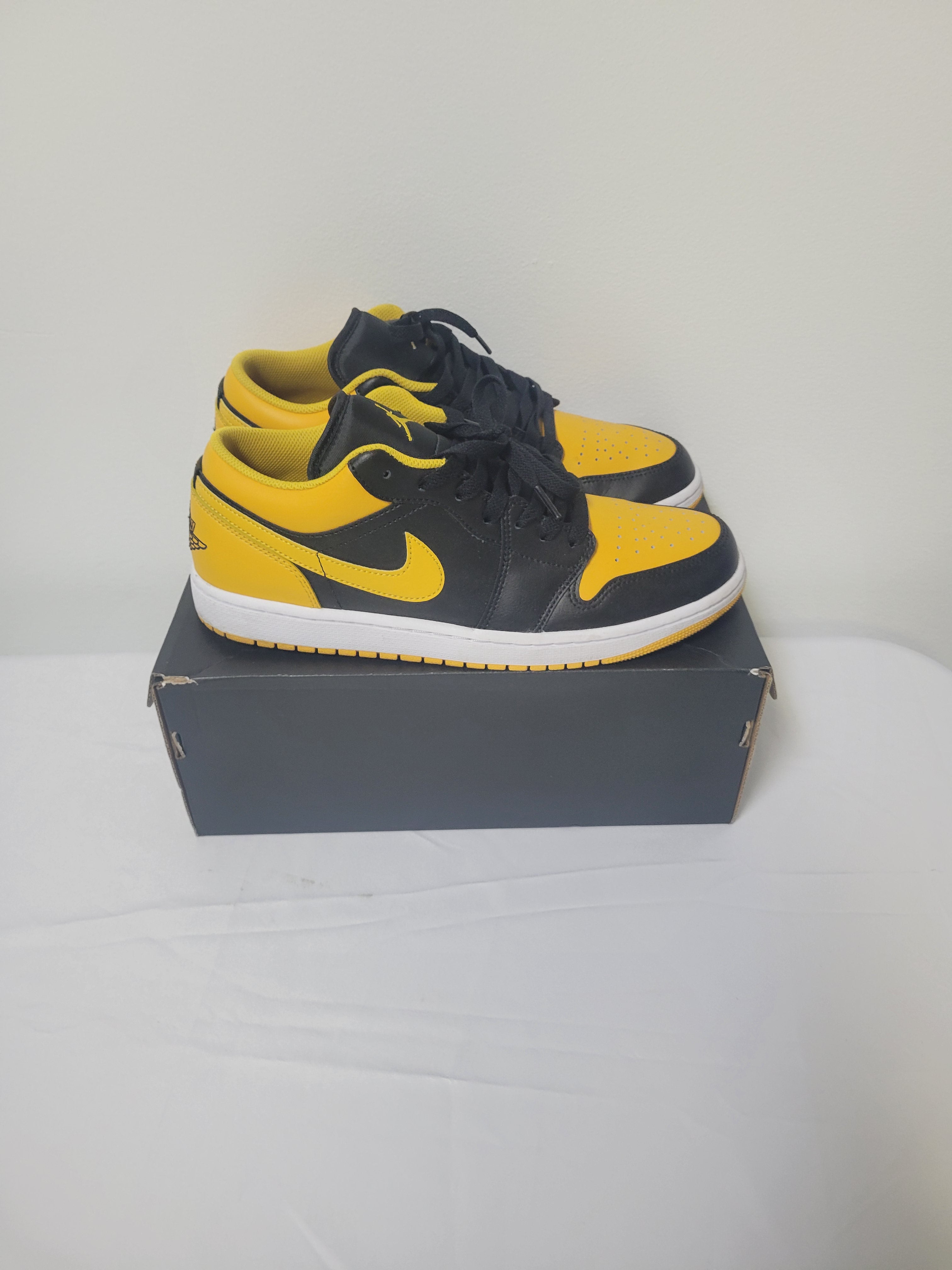 Nike air jordan 1 low university gold online