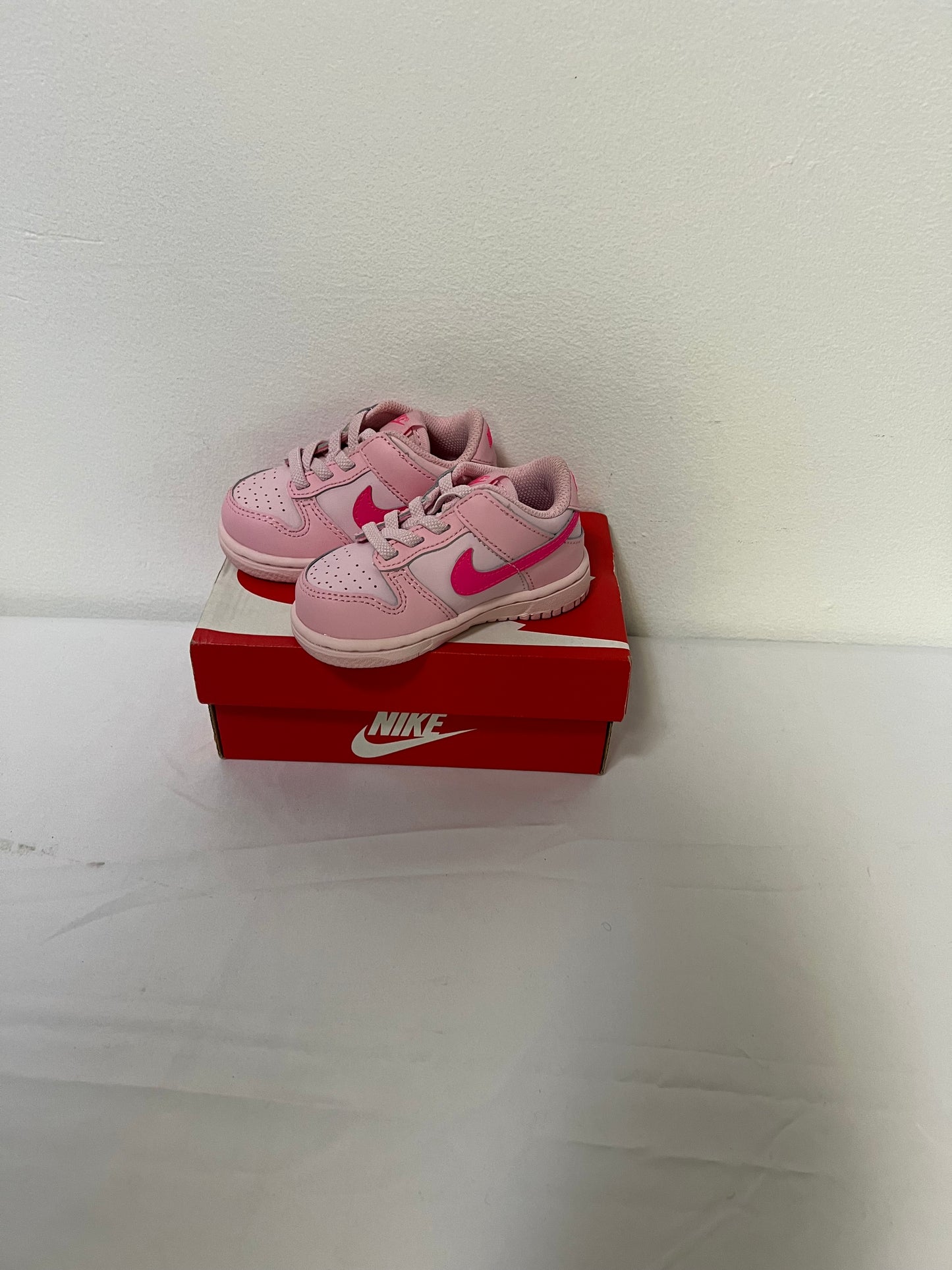 New Nike Dunks (Valentines Day) Size 1 PS Size 5C