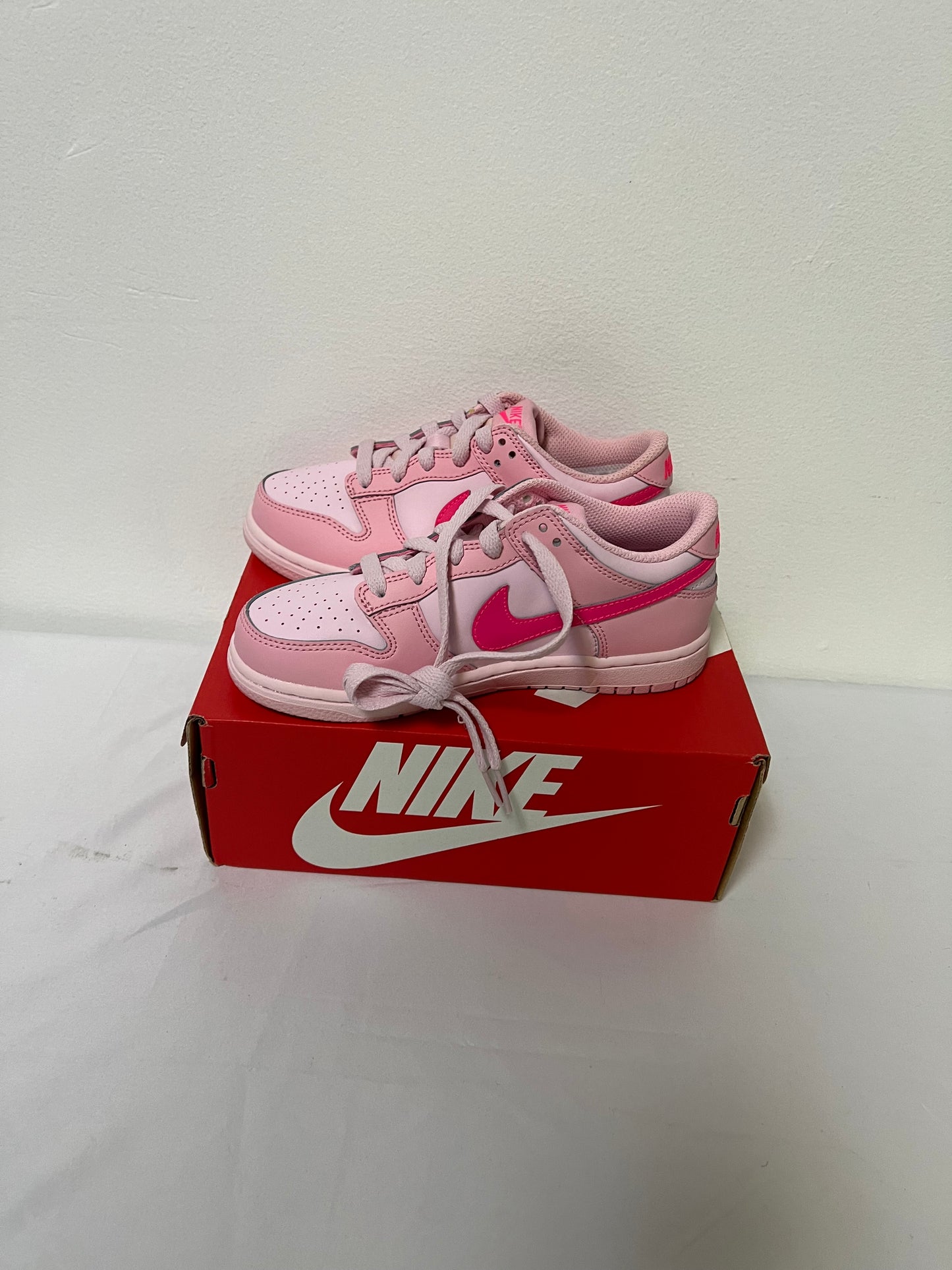 New Nike Dunks (Valentines Day) Size 1 PS Size 5C