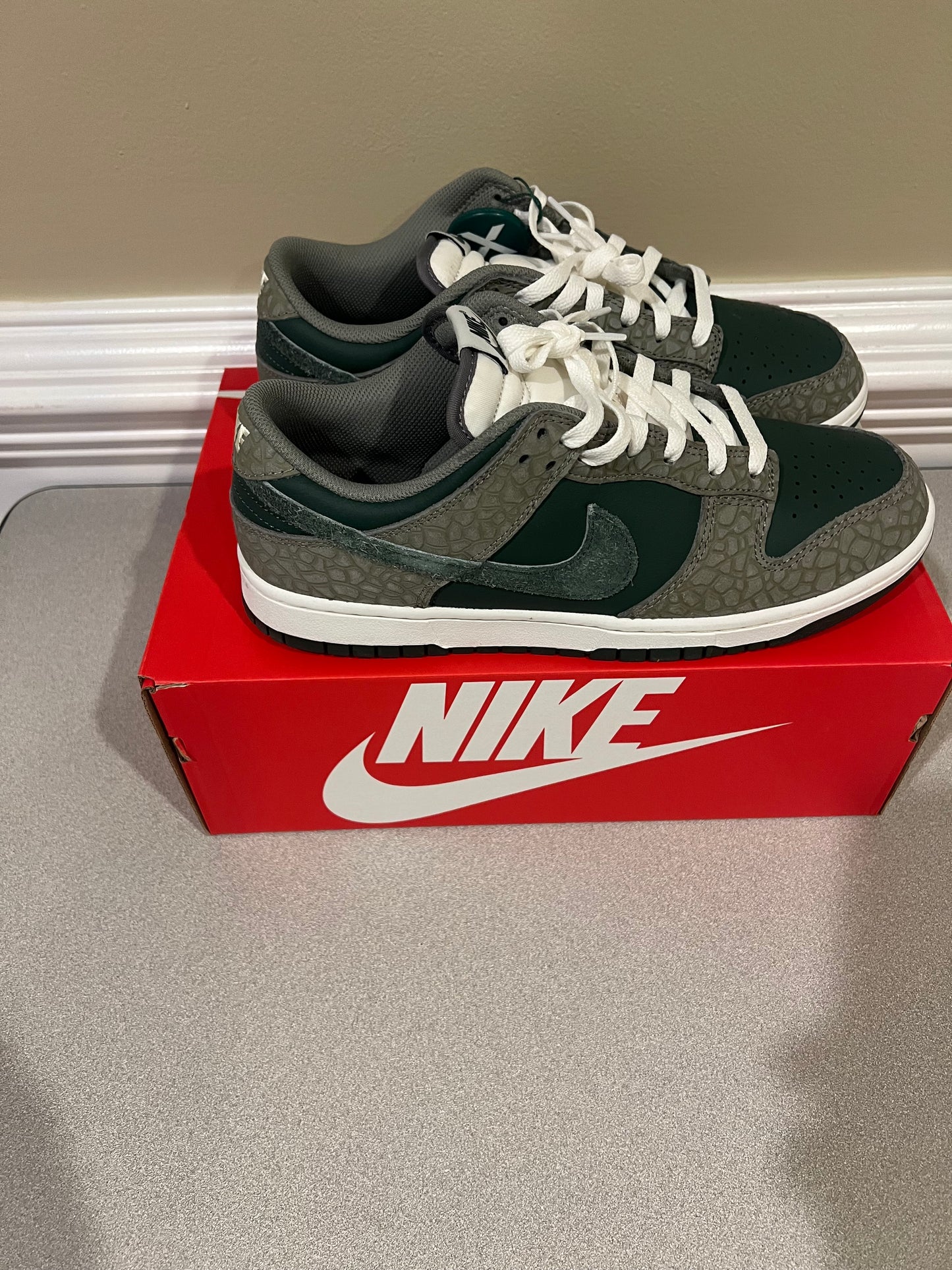 Nike Dunk Low Rero PRM(Money Green) Size 10.5 men’s