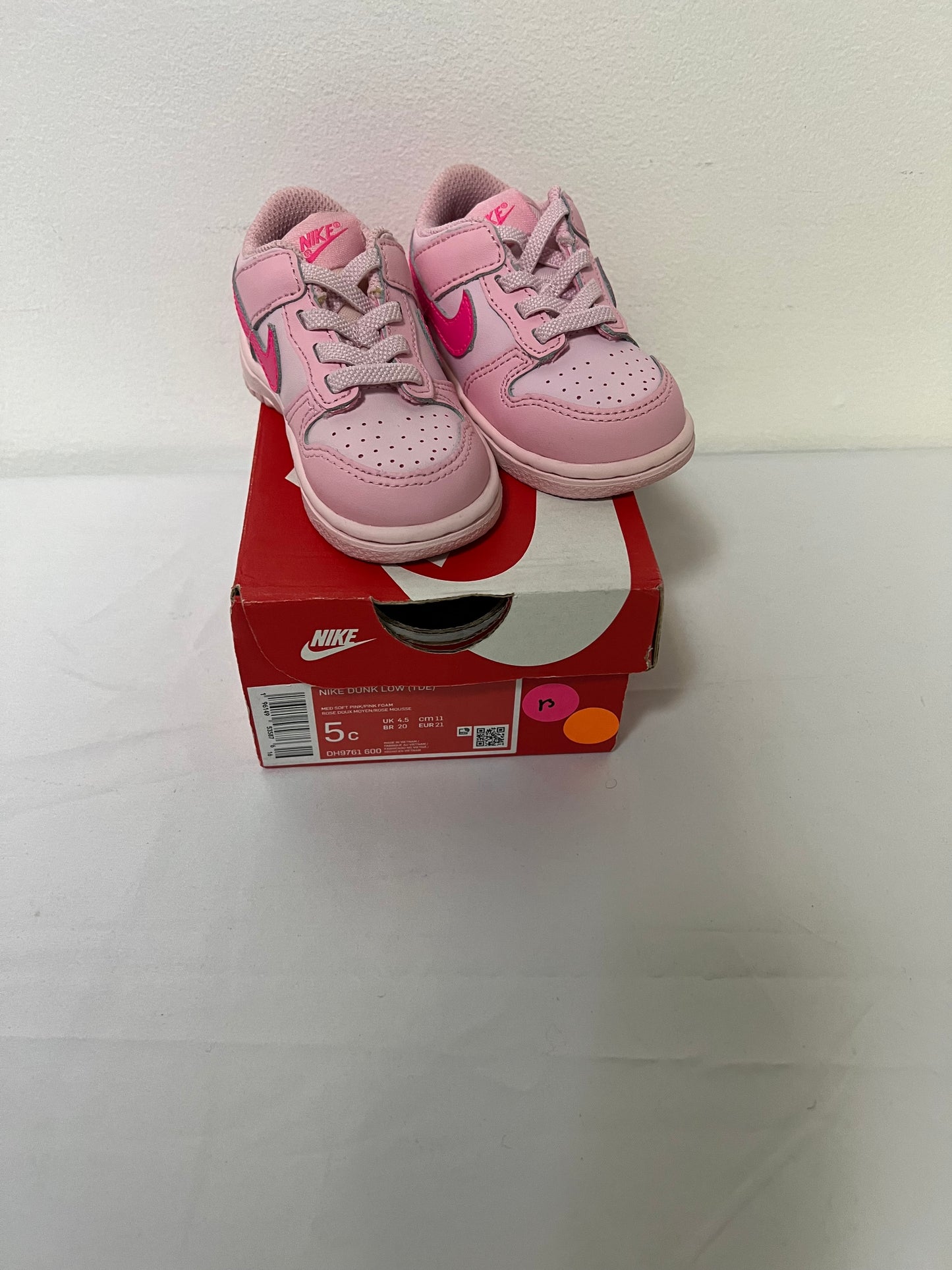 New Nike Dunks (Valentines Day) Size 1 PS Size 5C