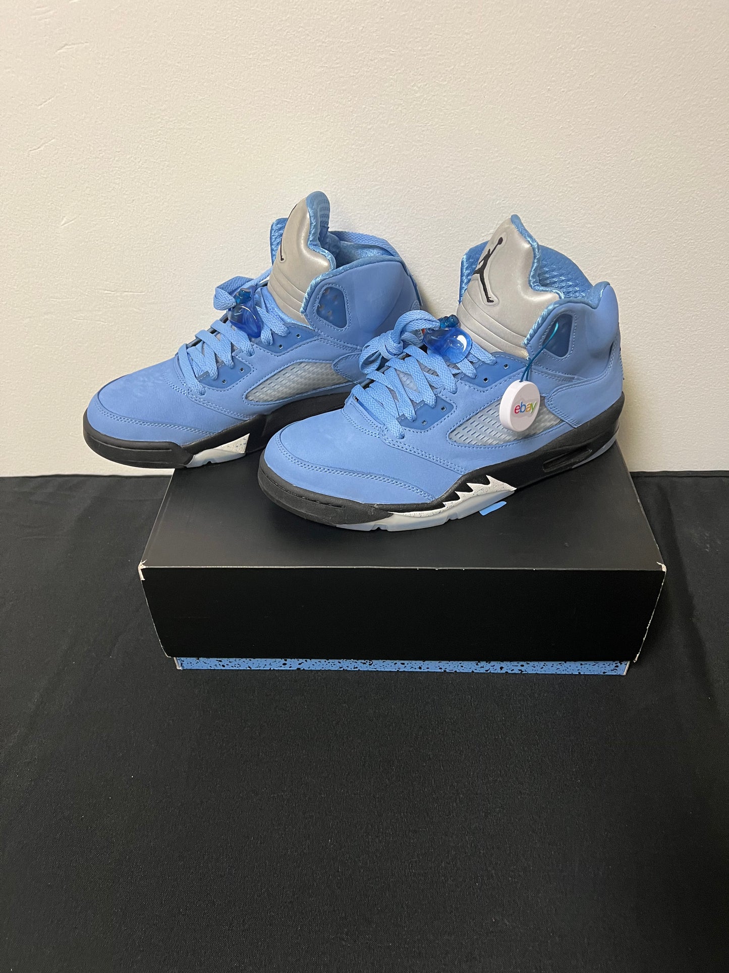 Pre-Owned Jordan 5 (University Blue) Size 9.5